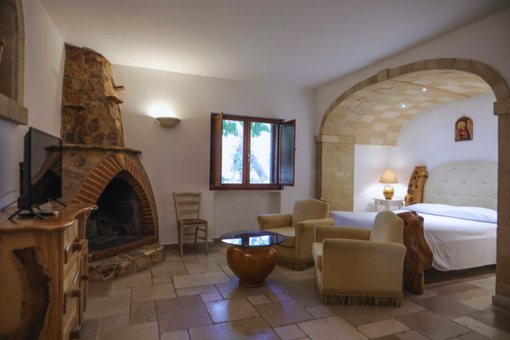 l'Hotel Felicità nelle Tenute Al Bano, immersa nella natura salentina