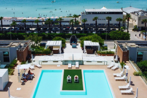 Relax in piscina Le Dune Suite Hotel Porto Cesareo
