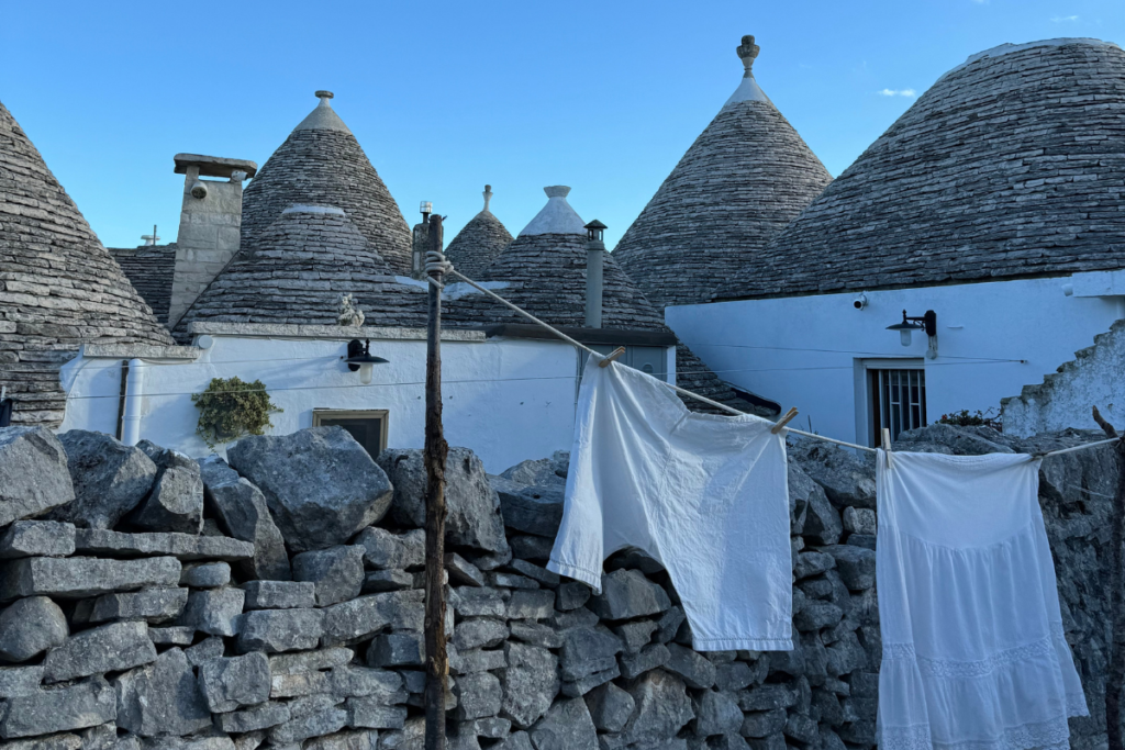 Il Rione Monti di Alberobello, un labirinto di trulli