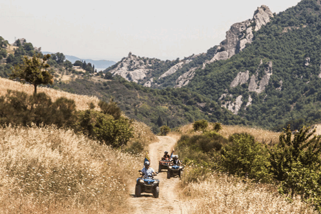 Tour in quad tra i sentieri sterrati delle Dolomiti Lucane con vista sulle montagne lucane