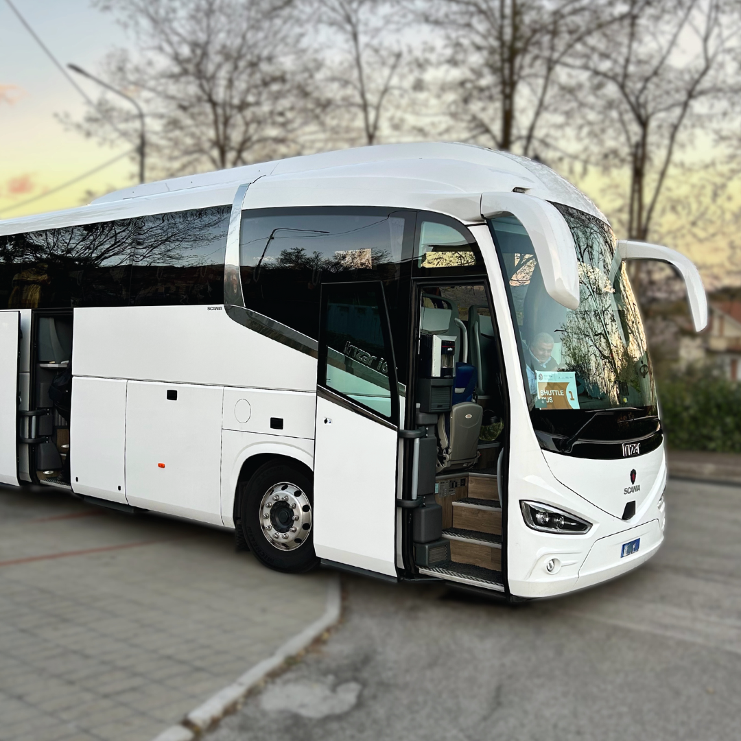 Autobus Martulli Viaggi per concerti ed eventi: trasferimenti di gruppo con spazio, sicurezza e massima comodità.