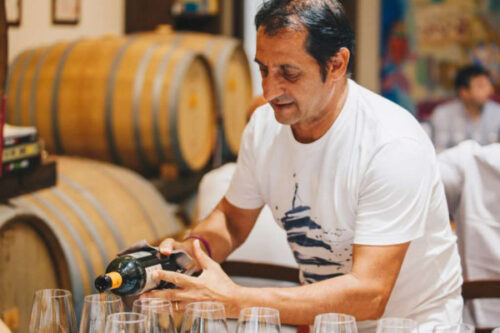 Degustazione vini negroamaro Lecce, tour privato nei vigneti del Salento per scoprire i sapori e la tradizione del vino neroamaro.