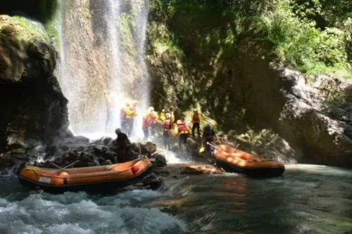Rafting in Calabria sul fiume Lao nel Parco del Pollino