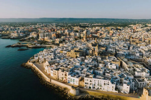 Monopoli cosa vedere e cosa vedere a Alberobello in un tour privato della Puglia