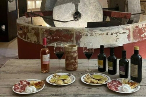 Degustazione olio Martina Franca nel frantoio ipogeo con prodotti tipici pugliesi