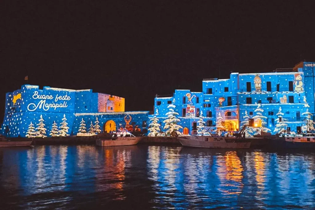 Decorazioni luminose artistiche a Monopoli durante il Natale