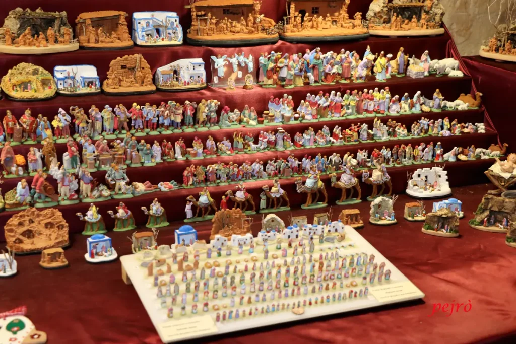 Pupi in esposizione alla Fiera di Natale di Lecce