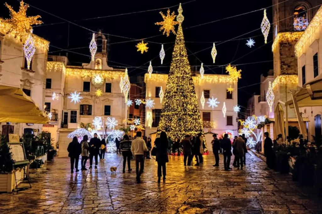 Luminarie natalizie a Polignano a Mare