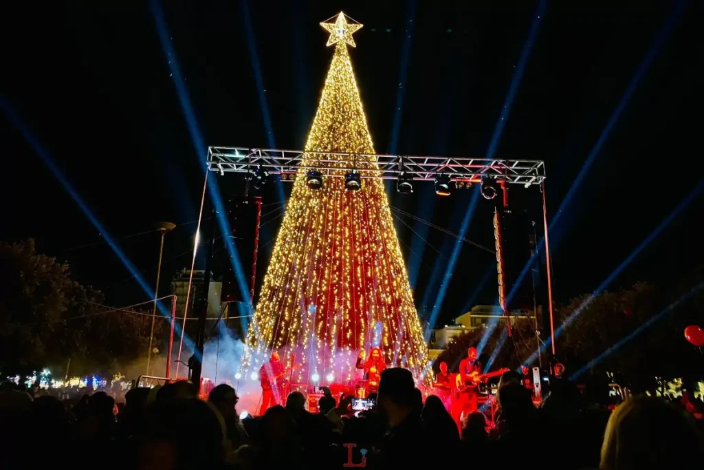 Castello di Monopoli con luminarie natalizie