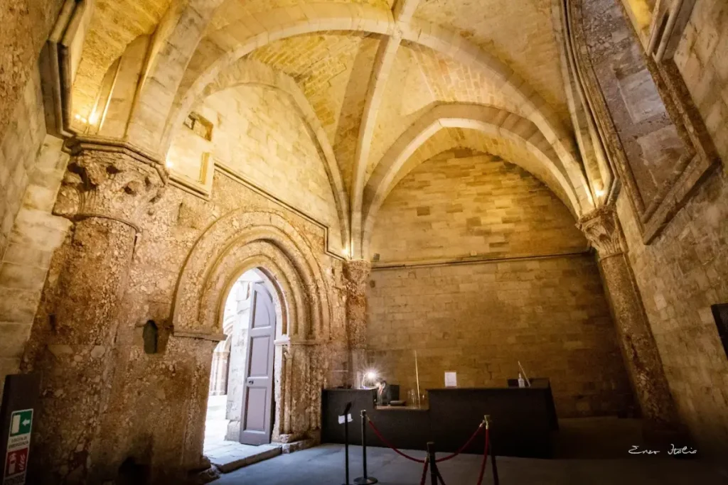 Studenti in visita didattica a Castel del Monte, patrimonio UNESCO